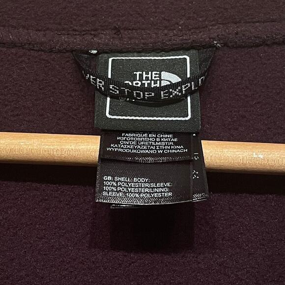 The North Face Women’s M Fleece Jacket | Plum Full Zip Outdoor Layer NWOT - Picture 2 of 10